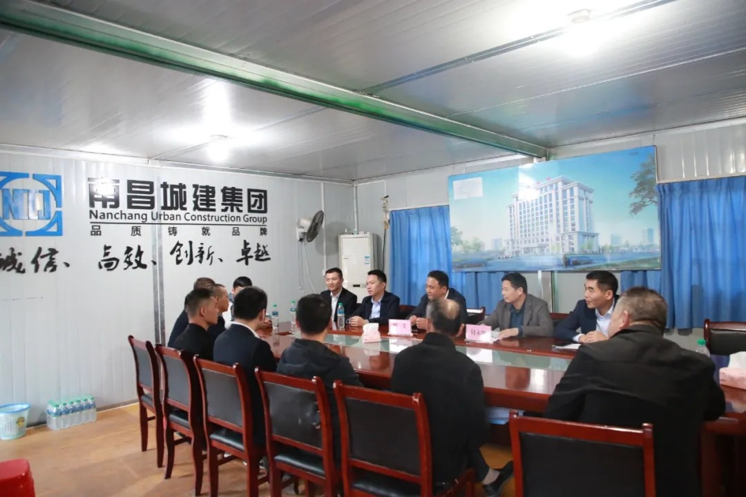 �ϲ���Ͷ�������䲿��չ������ʿ�������������������Ž��������ġ���ͷ������̸��